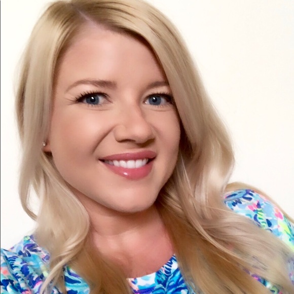 Meet your Posher, Ashley - Picture 1 of 1